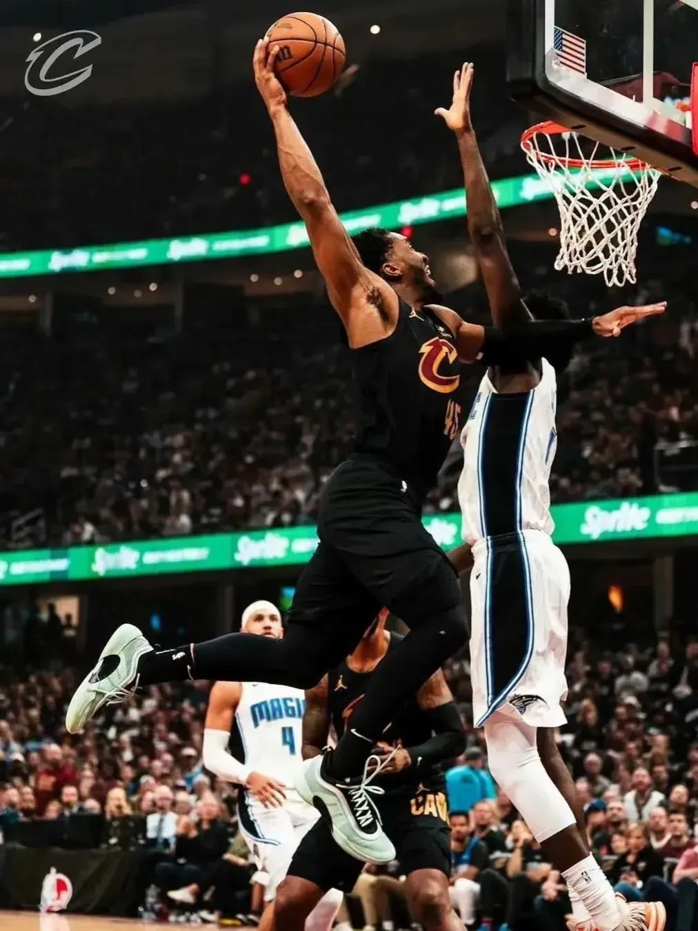 爱游戏官网-独行侠力克骑士,米切尔统治全场