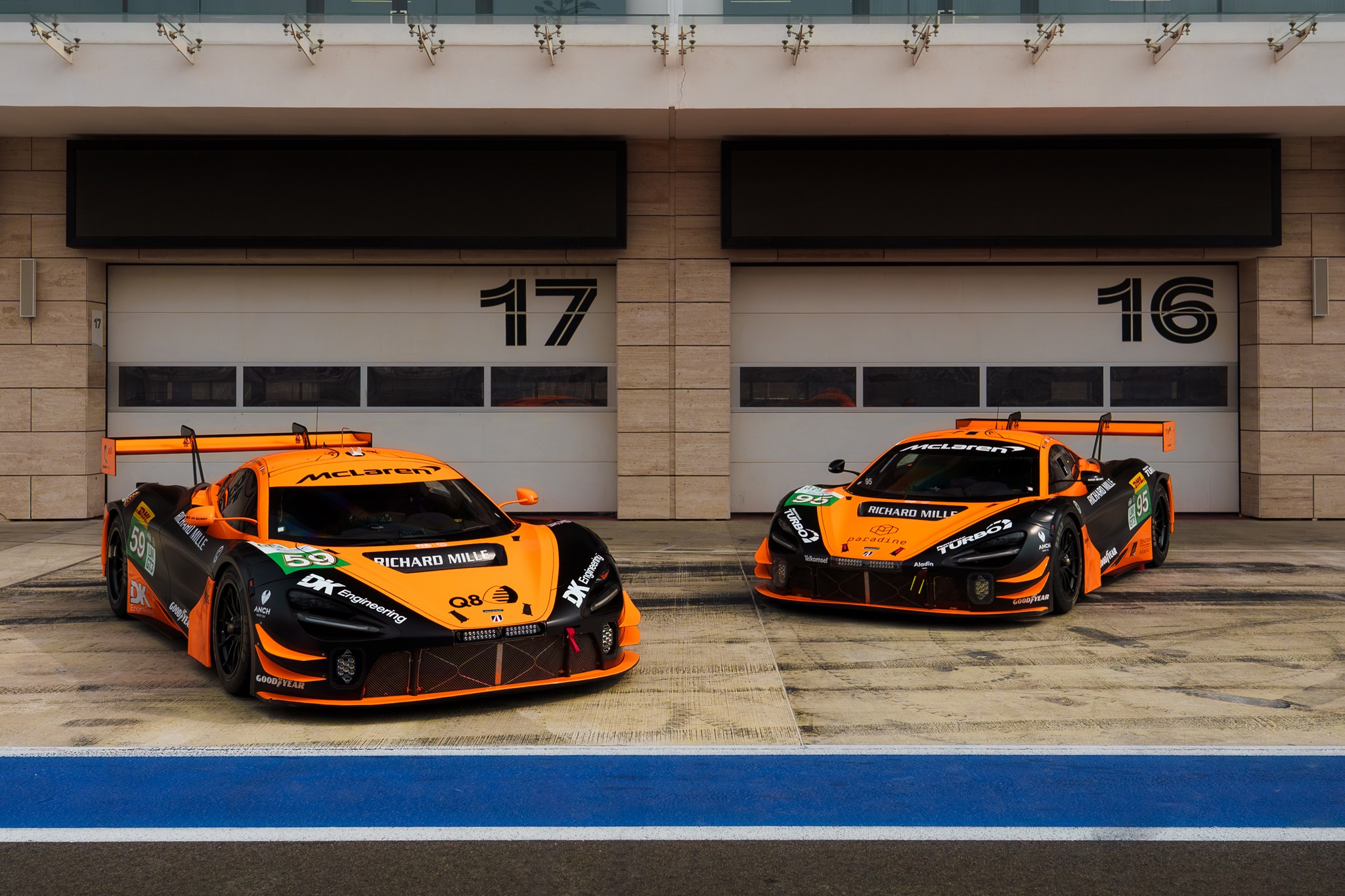 爱游戏娱乐-迈凯伦横扫哈斯车队，拉塞尔点燃赛场