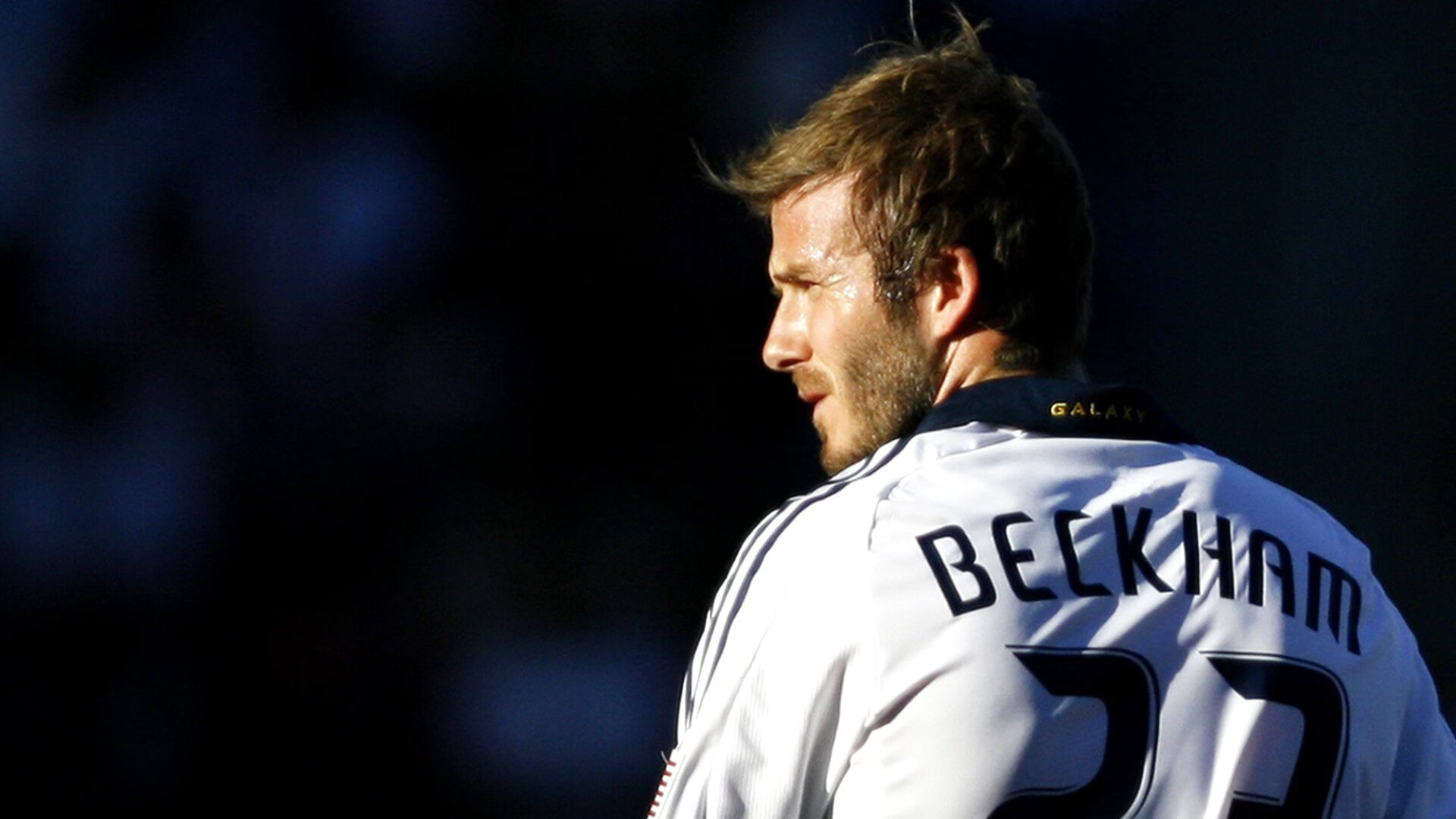 爱游戏在线-F1新赛季揭幕战之夜，布鲁诺攻防两端统治，赛道新王加冕